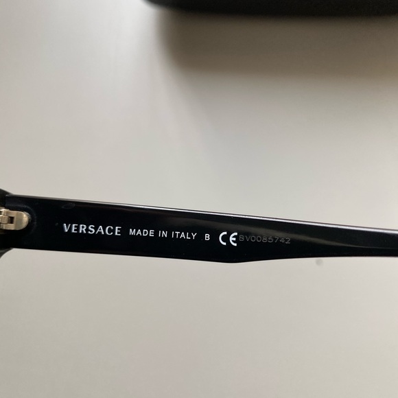Versace sunglasses - Picture 4 of 7